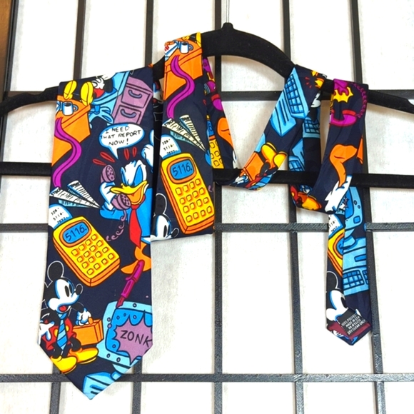 2/20 Vintage Disney Mickey Mouse and Donald Duck tie - Picture 1 of 5